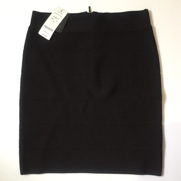 Bebe Bandage Mini Skirt 🖤 - Picture 4 of 4